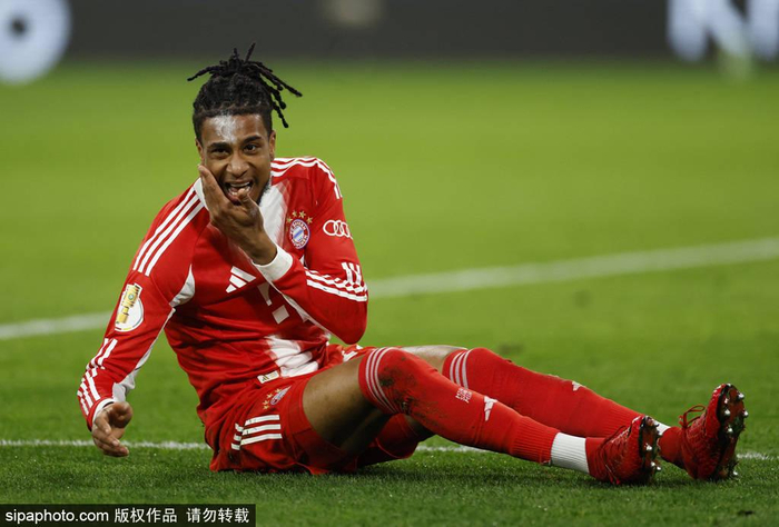 kaiyun体育官网-包含利物浦清晨遗憾出局集结日比利亚雷亚尔调整名单以备国王杯，纽卡斯尔今晚更衣室发声都惊呆了的词条